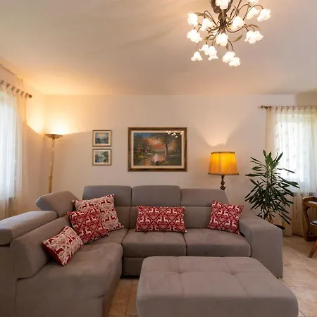 Mara - - 200 Mq - Wifi - Jacuzzi - Parcheggio - Giardino 公寓