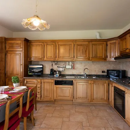 아파트 Mara - - 200 Mq - Wifi - Jacuzzi - Parcheggio - Giardino 아오스타