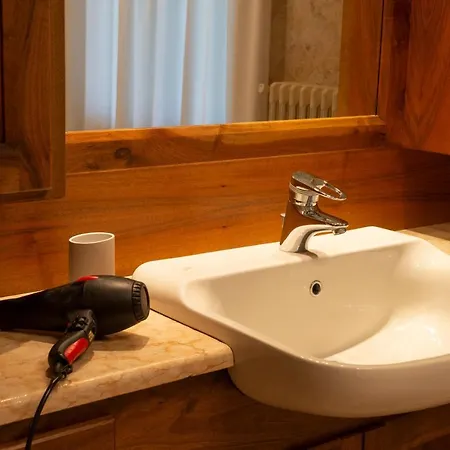 Mara - - 200 Mq - Wifi - Jacuzzi - Parcheggio - Giardino Aosta