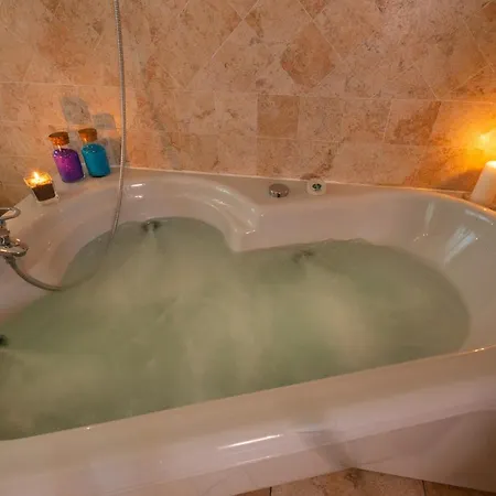 Mara - - 200 Mq - Wifi - Jacuzzi - Parcheggio - Giardino * 아오스타