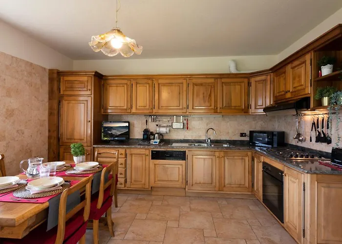 Apartment Mara - - 200 Mq - Wifi - Jacuzzi - Parcheggio - Giardino Aosta