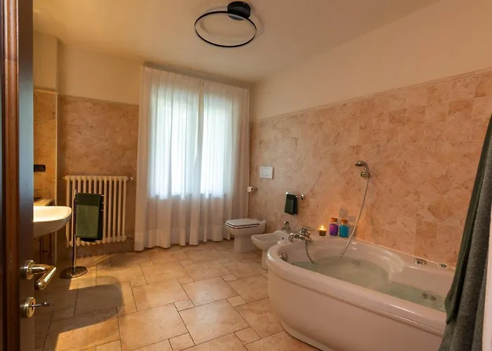 Mara - - 200 Mq - Wifi - Jacuzzi - Parcheggio - Giardino Aosta